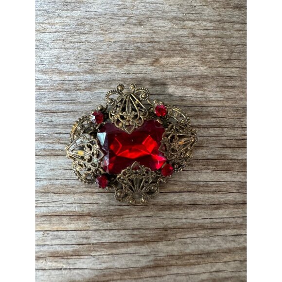 1930s Vintage Brass Filigree Big Red Stone Pin Brooch - Picture 8 of 11